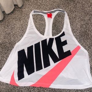 Cropped Nike Tank